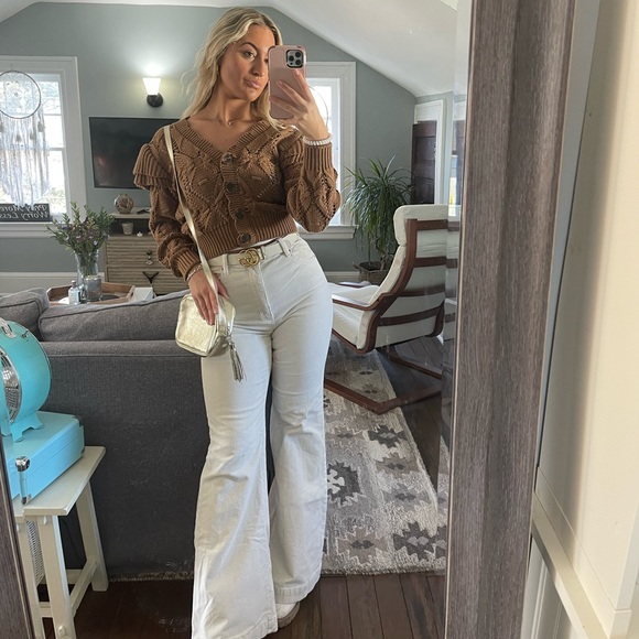 Meet your Posher, Adriana - Picture 2 of 16